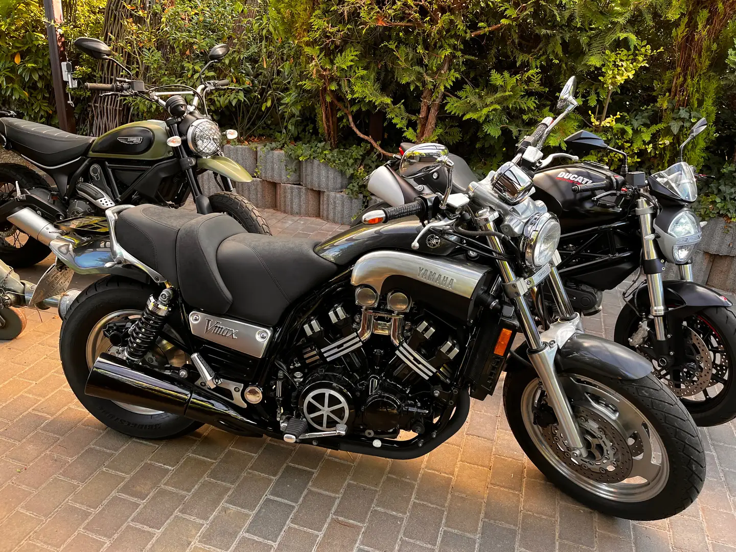 Yamaha Vmax 1200 Noir - 2