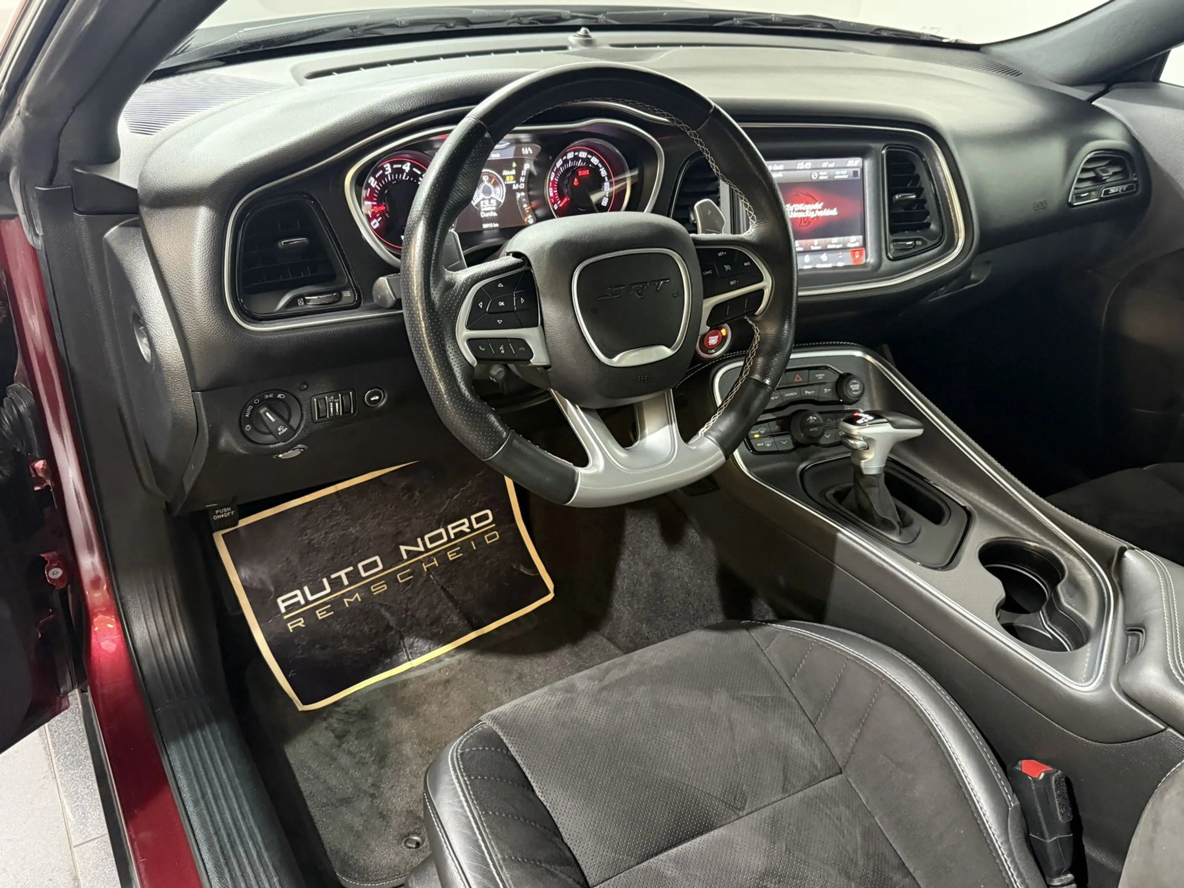 Dodge Challenger 6.4 Hemi *Kamera*Harman*Navi*Prins* — photo 14