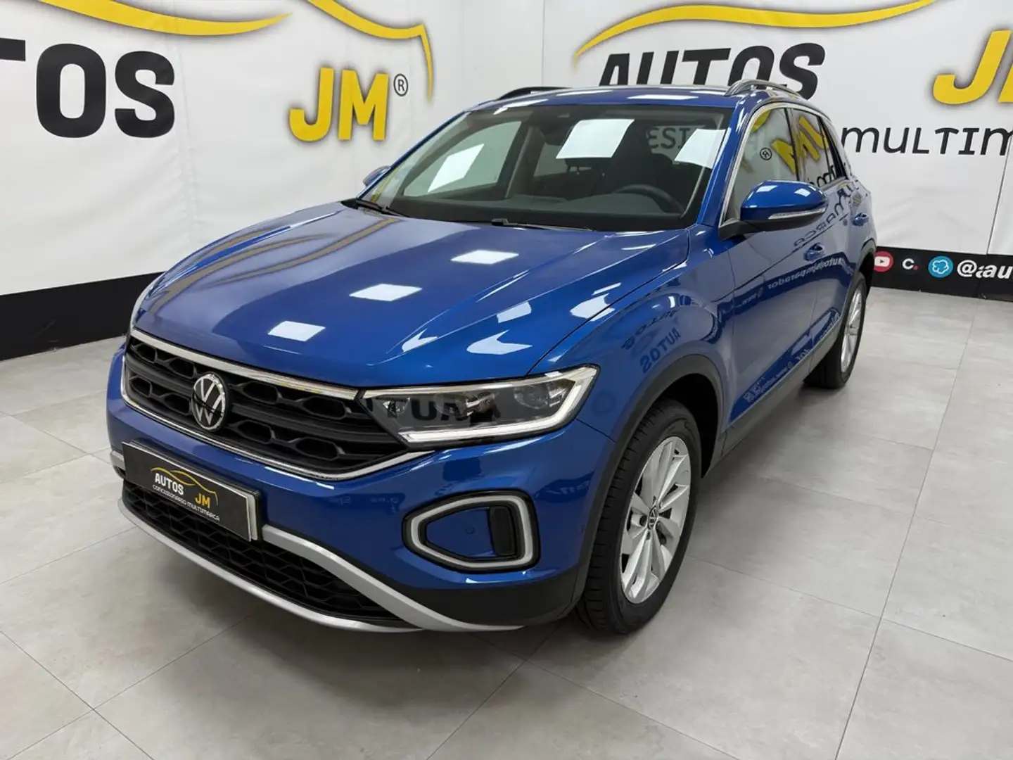 Volkswagen T-Roc 1.5 TSI Life DSG7 110KW Azul - 2