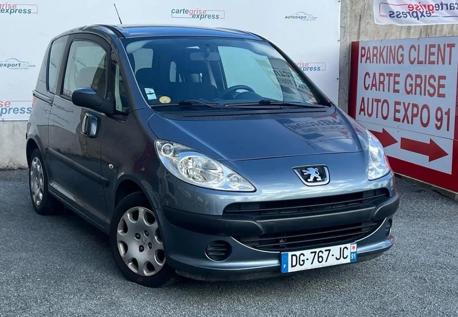 Peugeot 1007 1.4 HDI TRENDY - 1