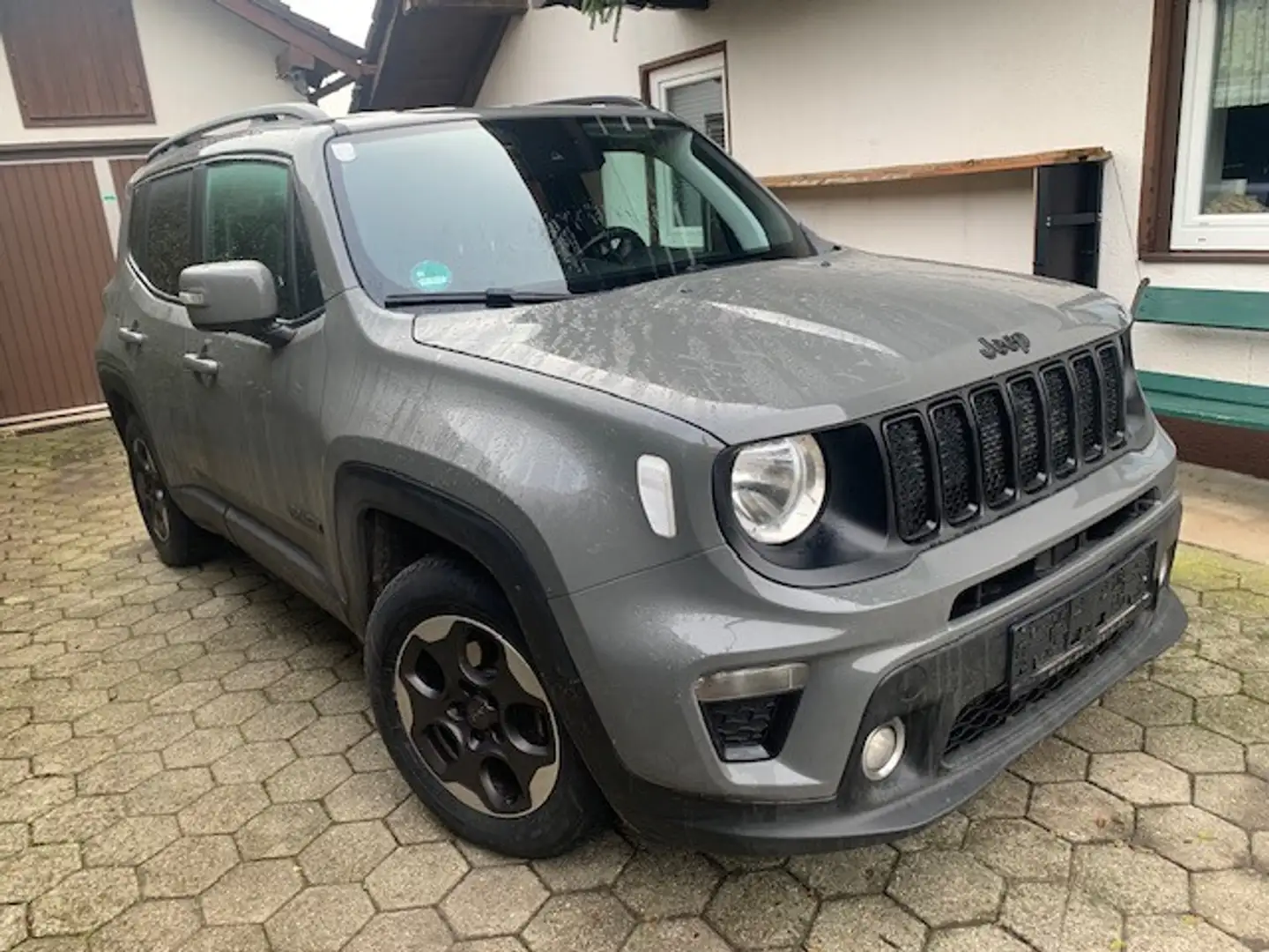 Jeep Renegade 1,6 MultiJet  FWD Nigth Eagle Grau - 2