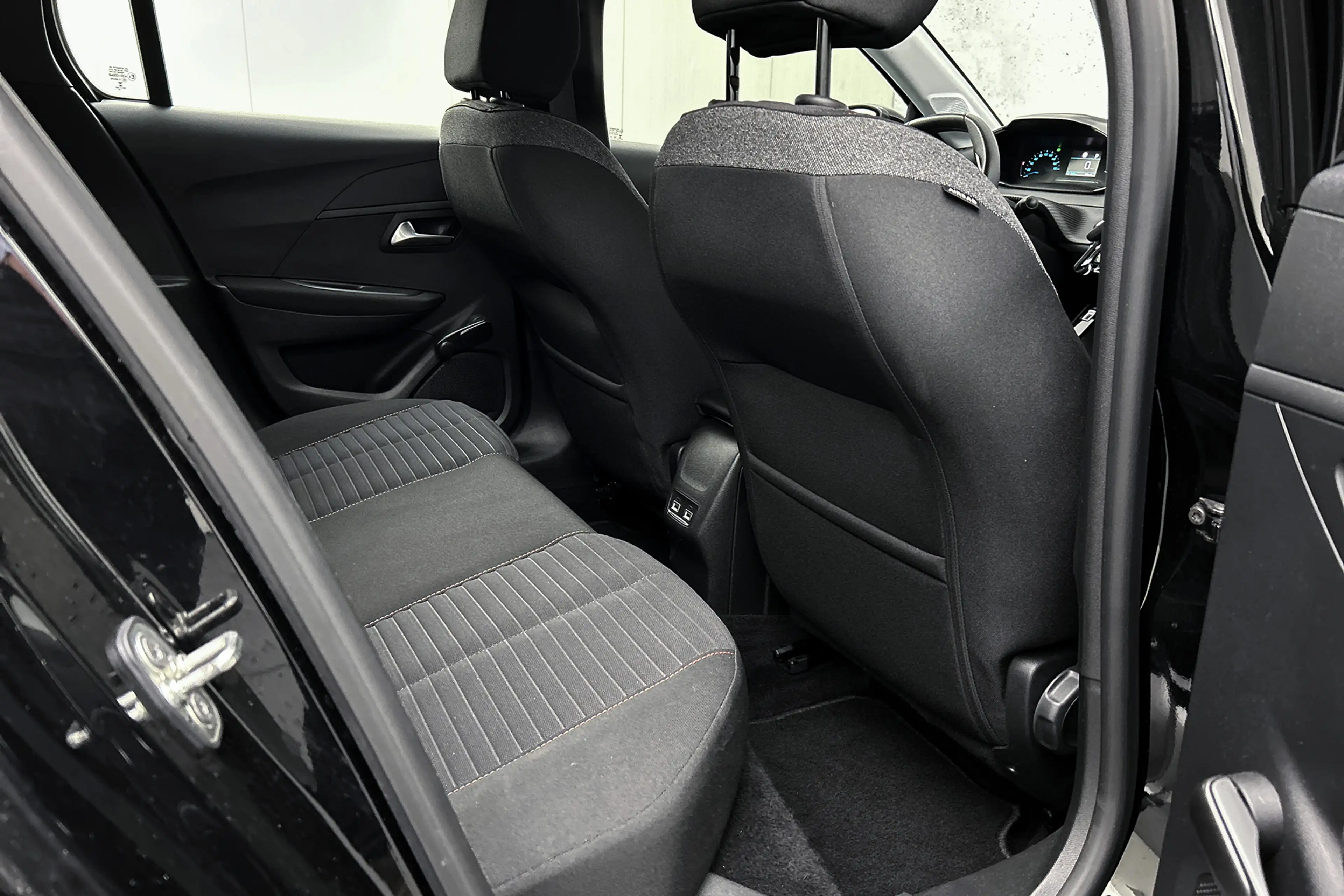 Peugeot e-208 EV Active 50 kWh | Apple Carplay | Cruise control — photo 15
