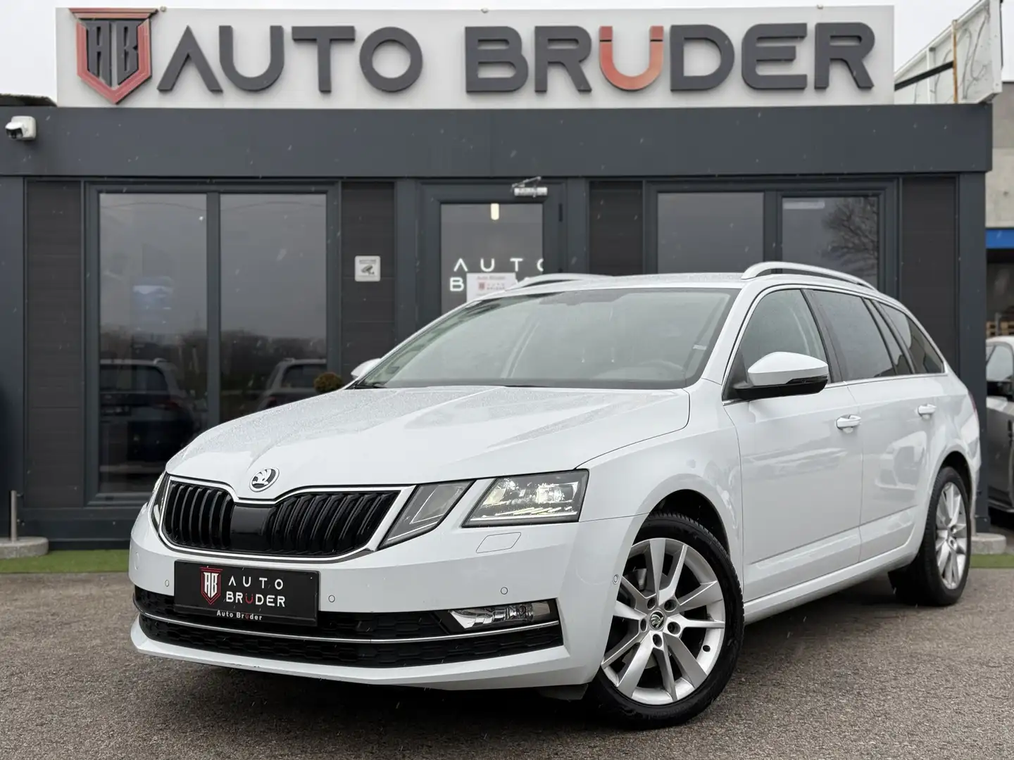 Skoda Octavia 2,0 TDI Style Limited DSG *Virtual* Weiß - 2