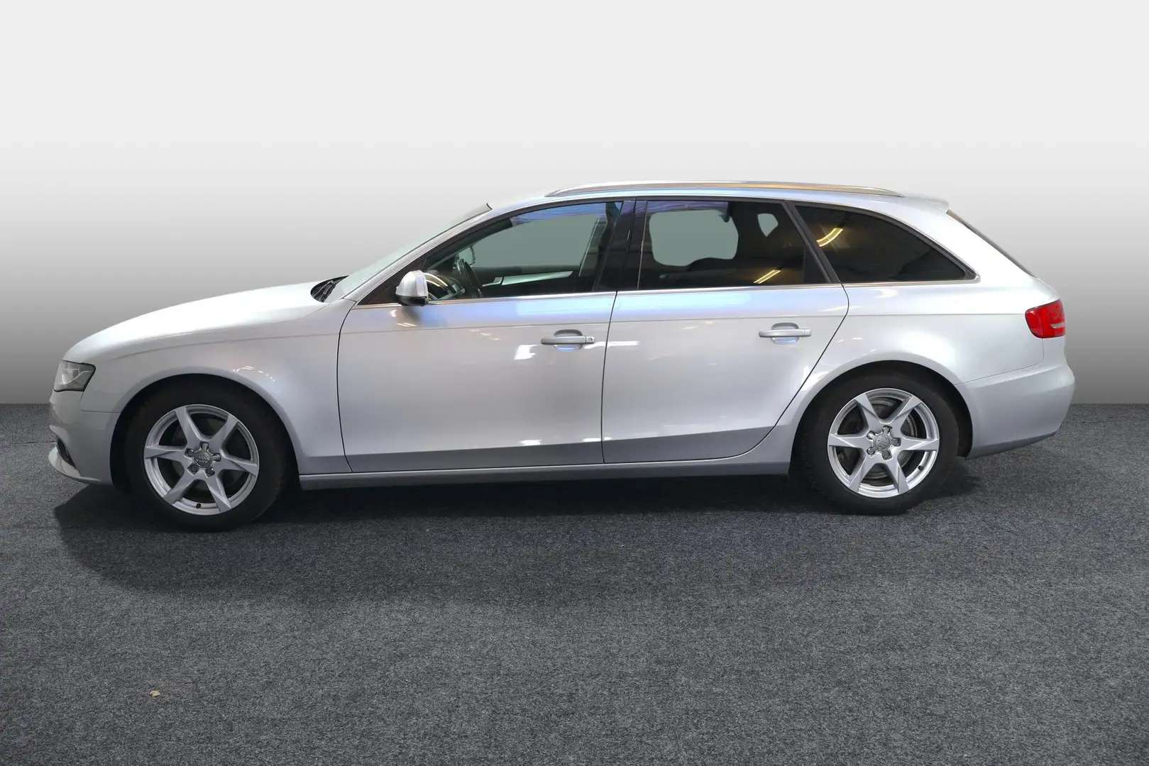 Audi A4 Avant 1.8 TFSI Pro Line Business Grijs - 2