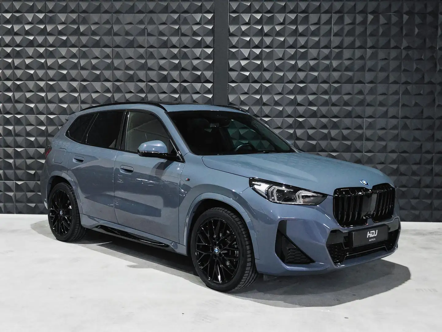 BMW X1 xDrive30e M Sport | Pano | HUD | 20" | Memo | H/K Gris - 1
