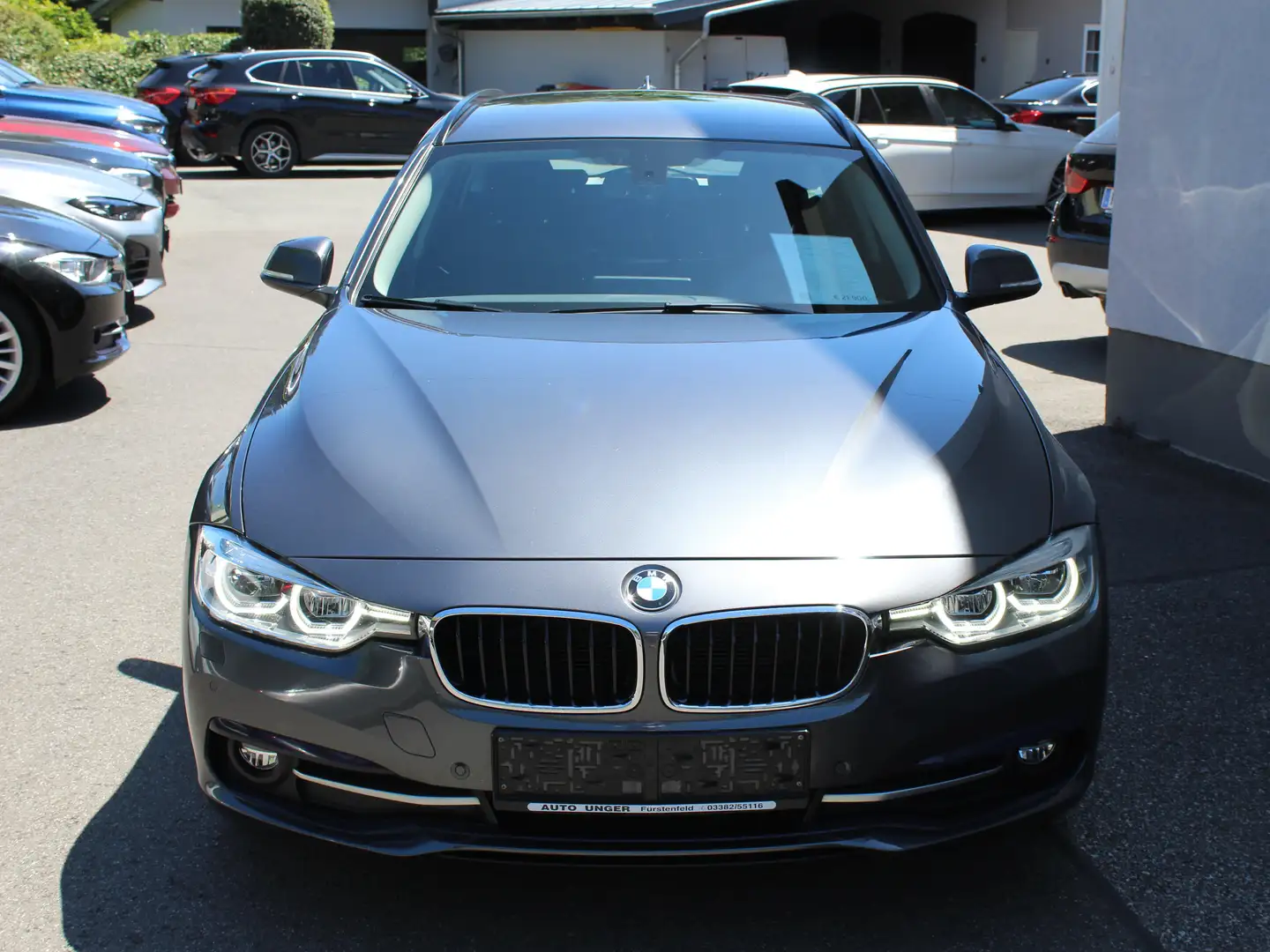 BMW 318 318 d Sport Line Aut F31 LCI Nur 74500 Km 1Besitz! Gris - 2