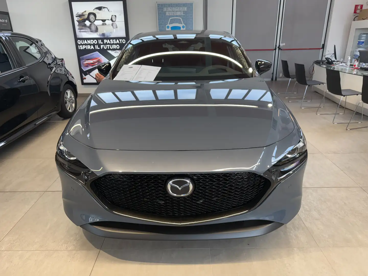 Mazda 3 3 5p 2.5 m-hybrid Homura 140cv Gris - 2