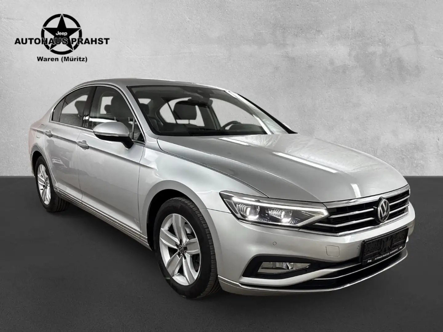 Volkswagen Passat 2.0 TSI Elegance MATRIX LEDER KAMERA DAB Silber - 1