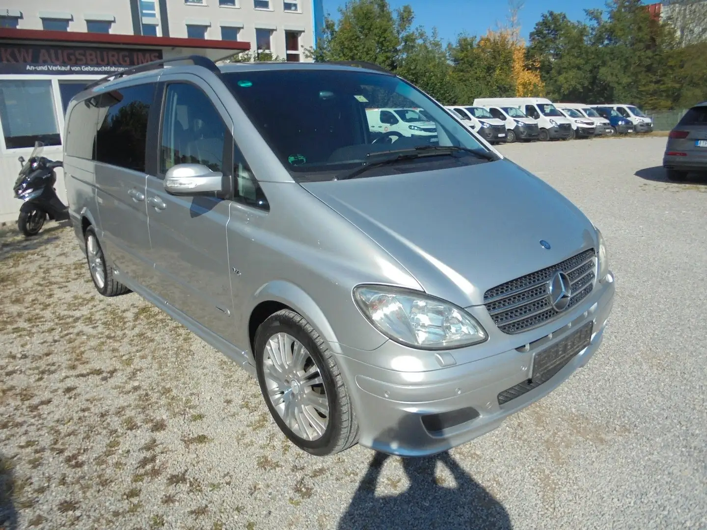 Mercedes-Benz Viano 3.0 CDI Aut. Lang ~ Voll Aussatttung ~ Silber - 1