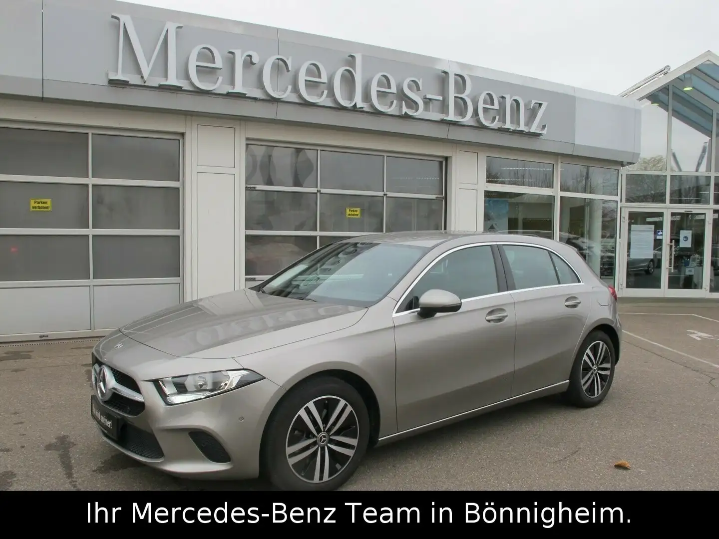 Mercedes-Benz A 200 / MBUX High-End / Ambiente Silber - 1