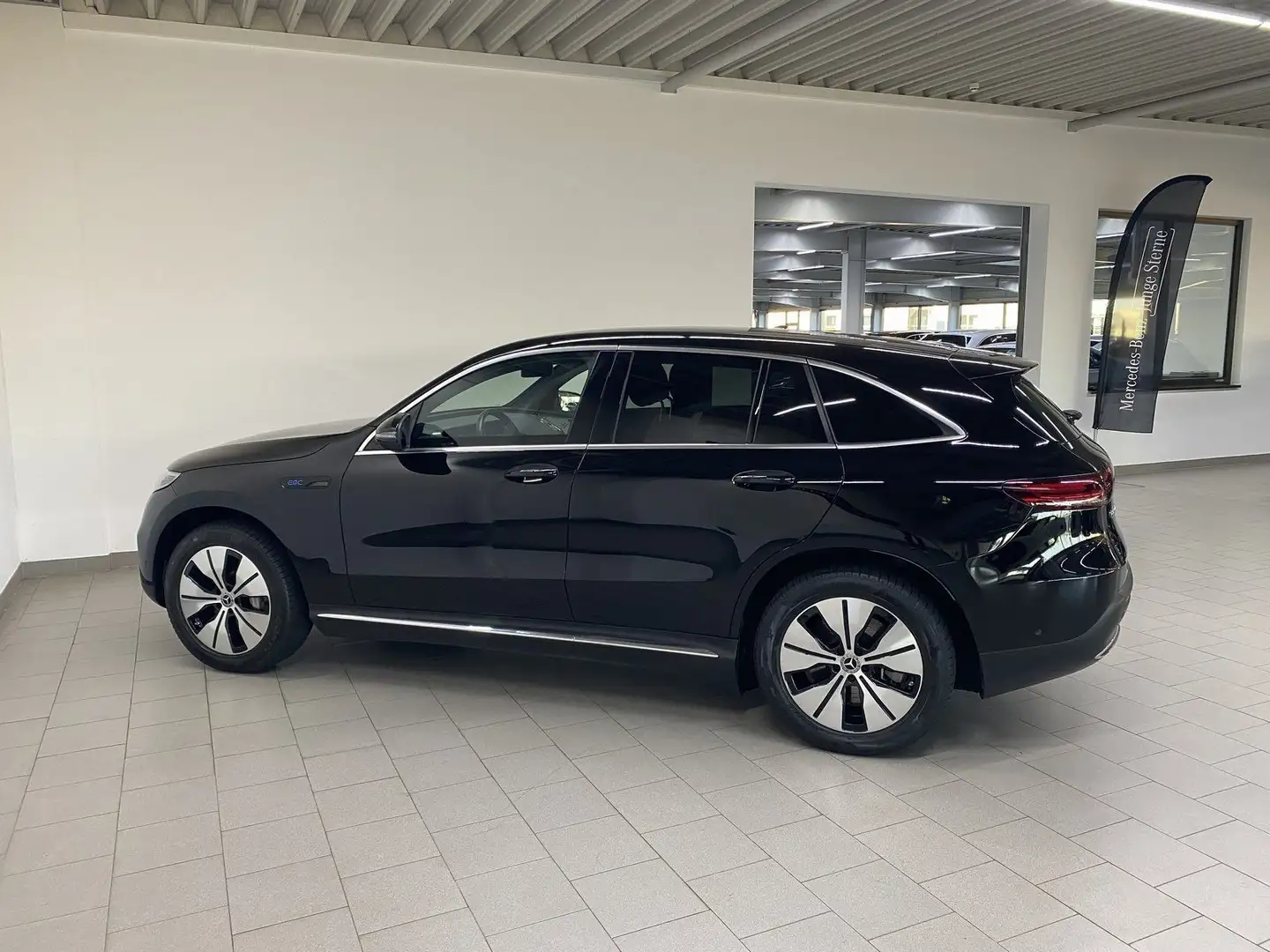Mercedes-Benz EQC 400 400 4M MULTIBEAM LED+MBUX NAVI+KAMERA+TOTWIN Schwarz - 2