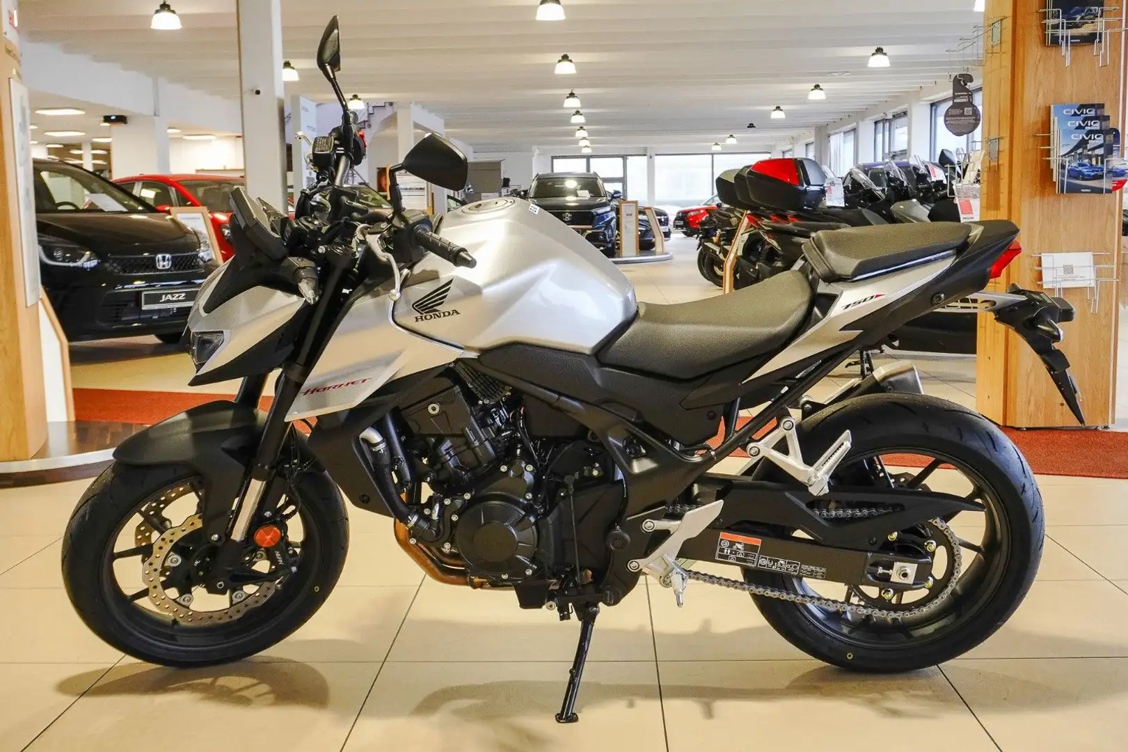 Honda CB 750 Hornet Серебристый - 2