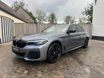 e PHEV / ADAPTIVE CRUISE / STOELVERWARMING / M-PACK / STUURVERWARMING