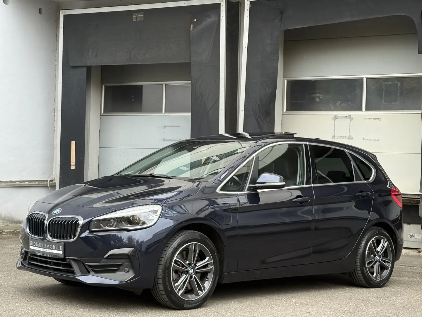BMW 225 xe iPerformance Sport Line LED Pano RüKamera Blau - 2