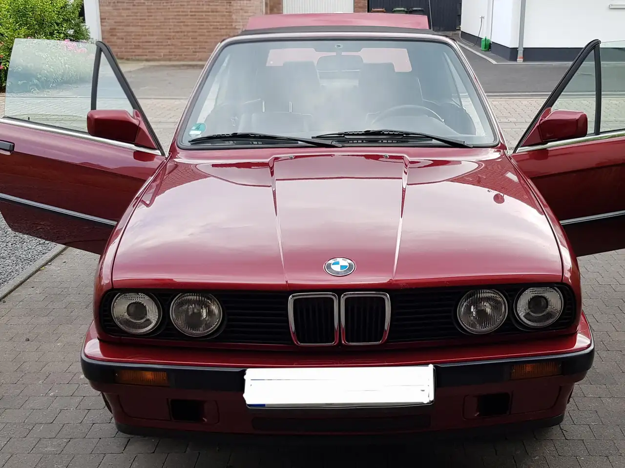 BMW 320i, foto 1