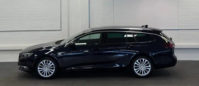 Opel Insignia view 4