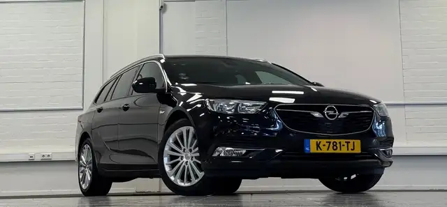 Opel Insignia view 2