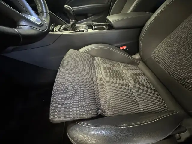 Opel Insignia view 12