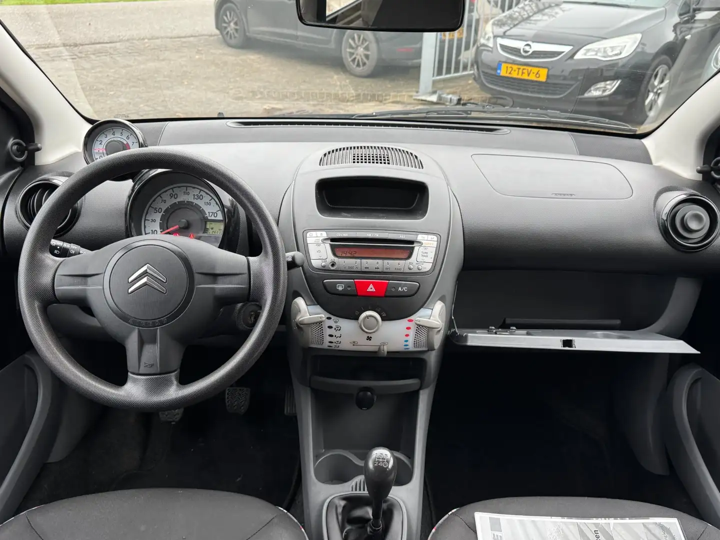 Citroen C1 1.0-12V Selection 2E EIGENAAR / AIRCO / LMV / NL A Zwart - 2