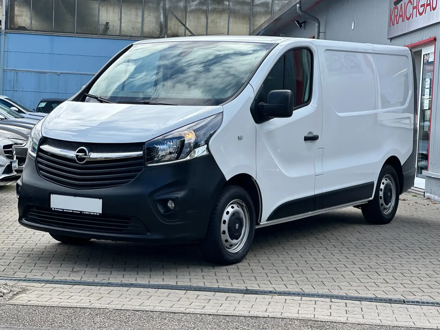 Opel Vivaro L1H1*TüV Neu*Kamera*Tempo*WÜRTH-Regaleinbau Weiß - 1