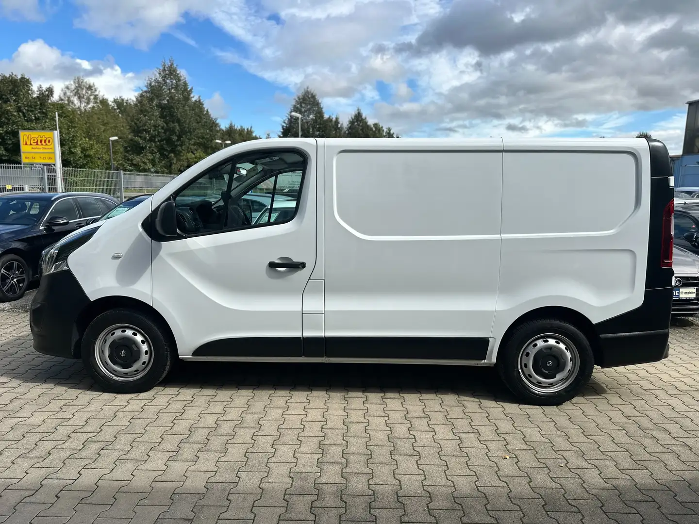 Opel Vivaro L1H1*TüV Neu*Kamera*Tempo*WÜRTH-Regaleinbau Weiß - 2