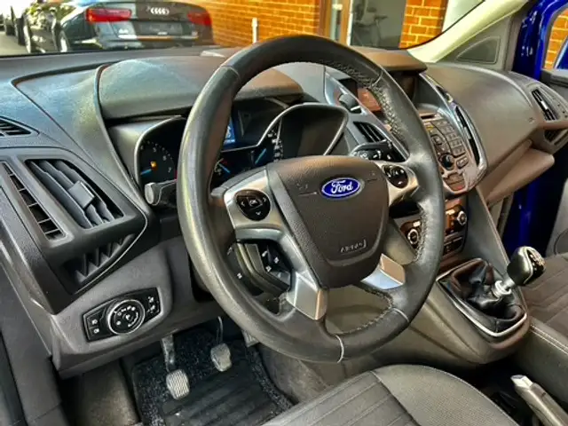 Ford Tourneo Connect view 15