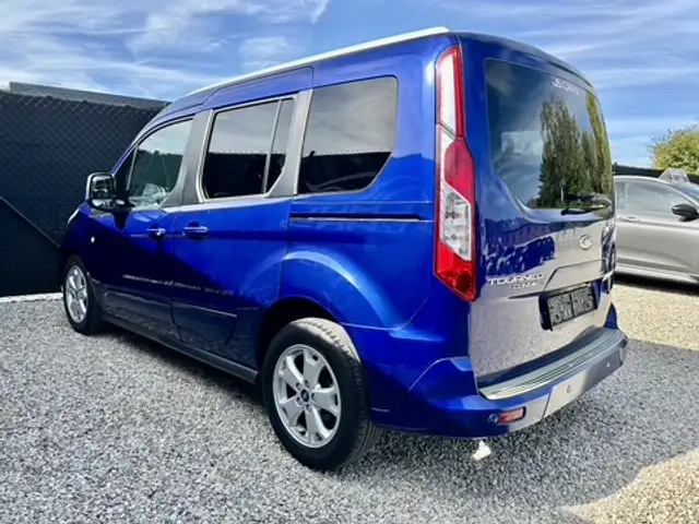 Ford Tourneo Connect view 12