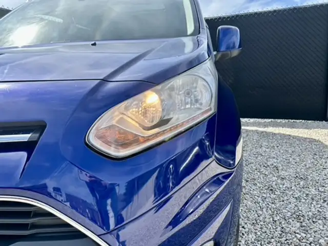 Ford Tourneo Connect view 4