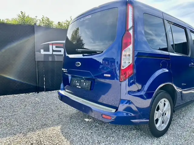 Ford Tourneo Connect view 8