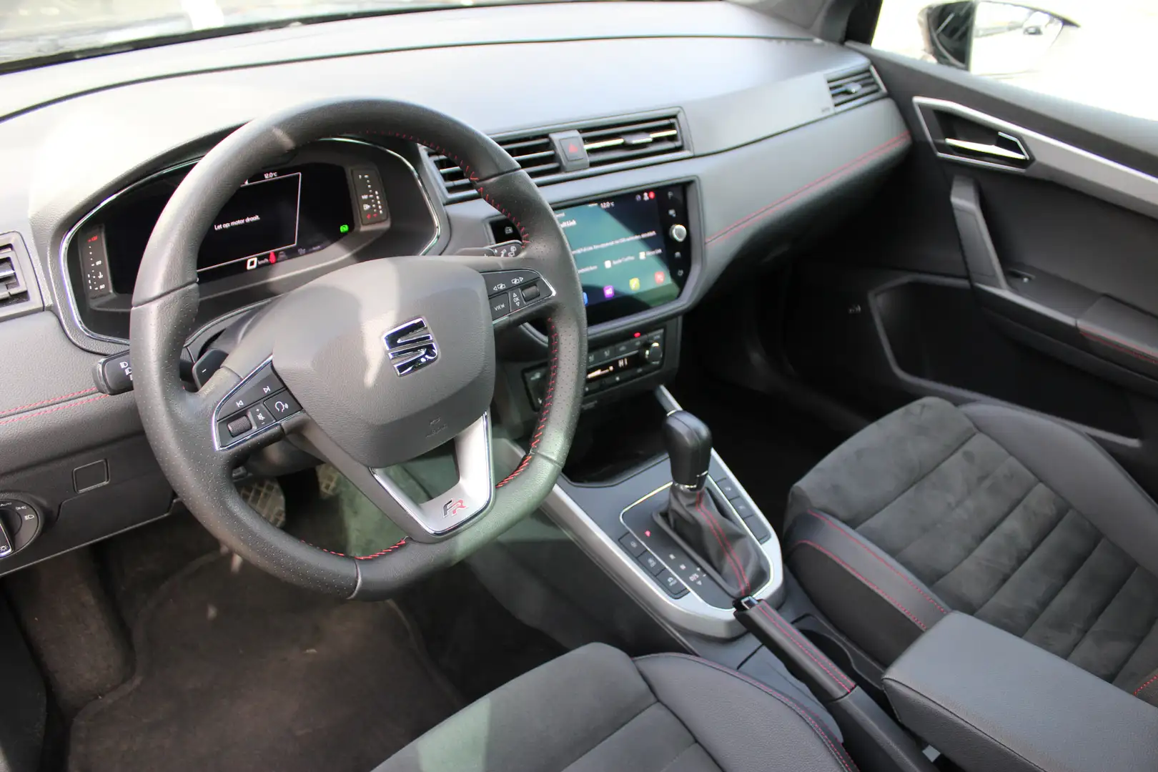 SEAT Arona 1.0 TSI FR | Carplay | Stoelver | Aut Schwarz - 2