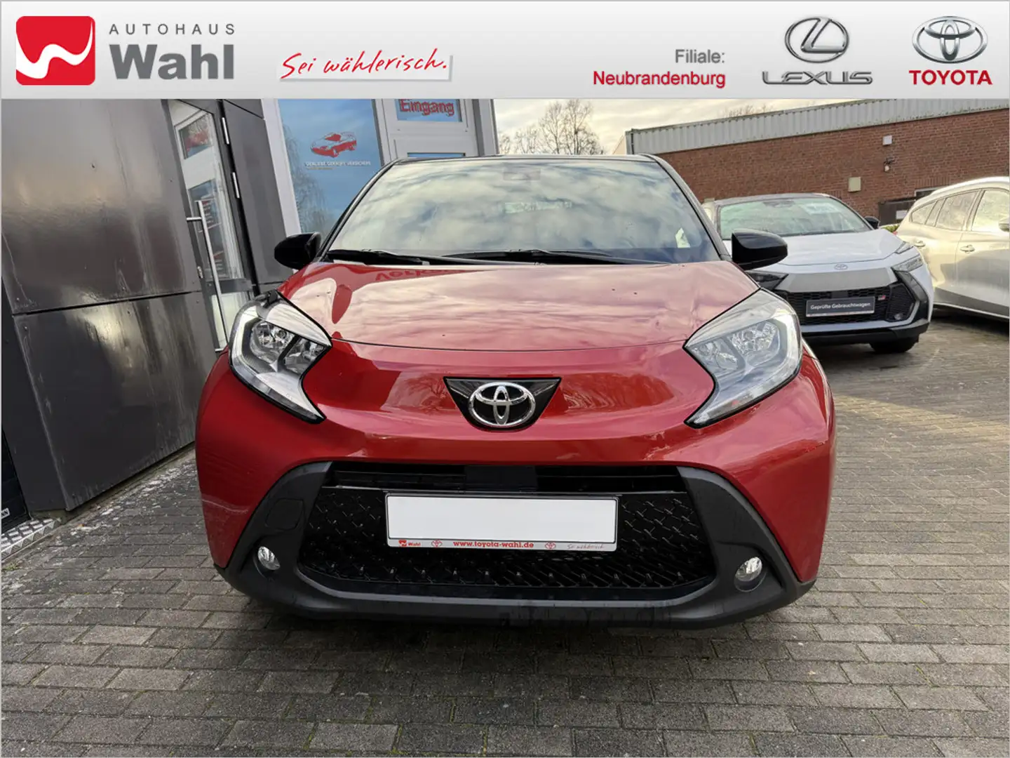 Toyota Aygo X 1.0 Teamplayer Roşu - 2