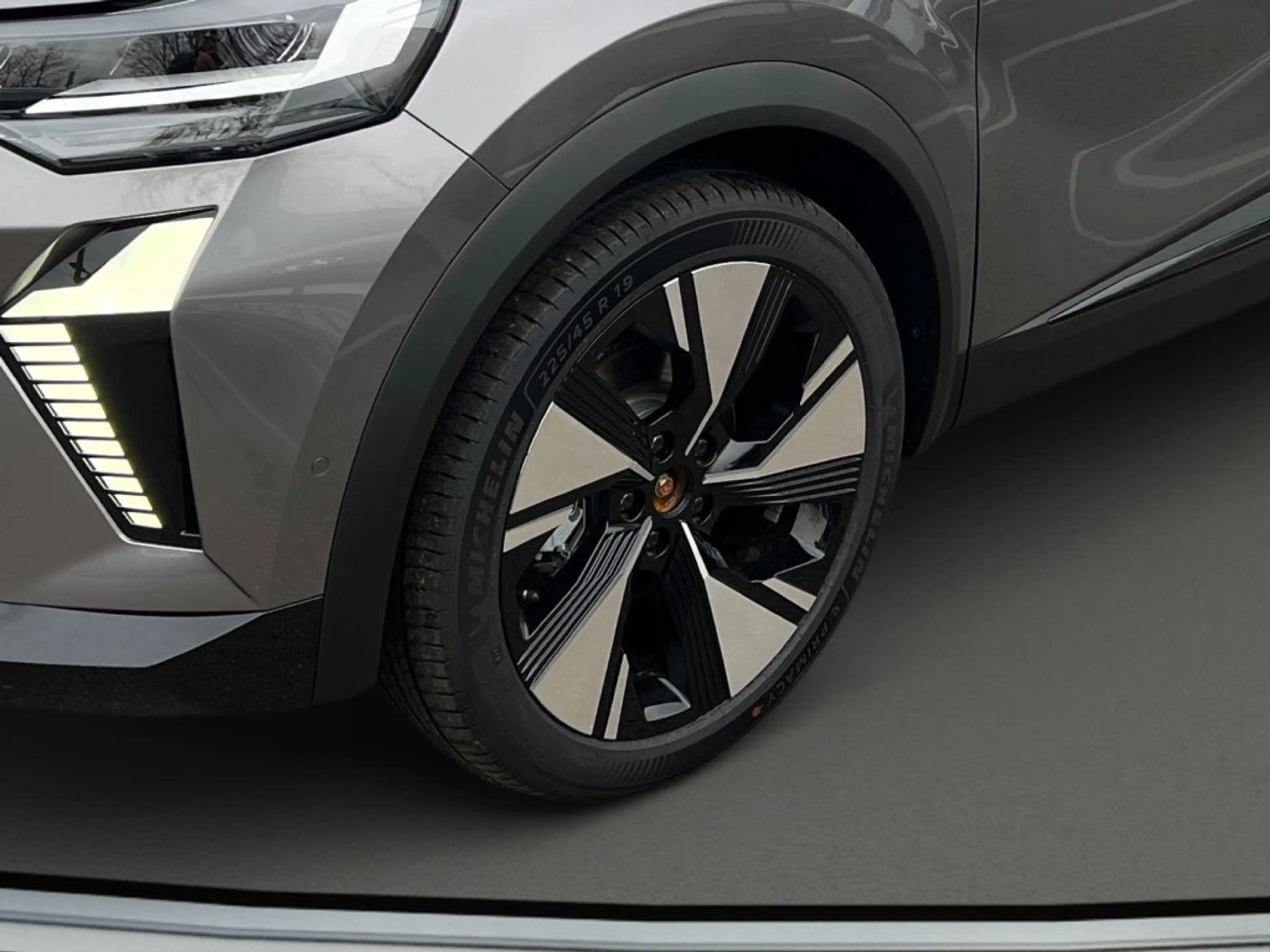 Mitsubishi Grandis 1,8 HEV Diamond C AT 26 — photo 6