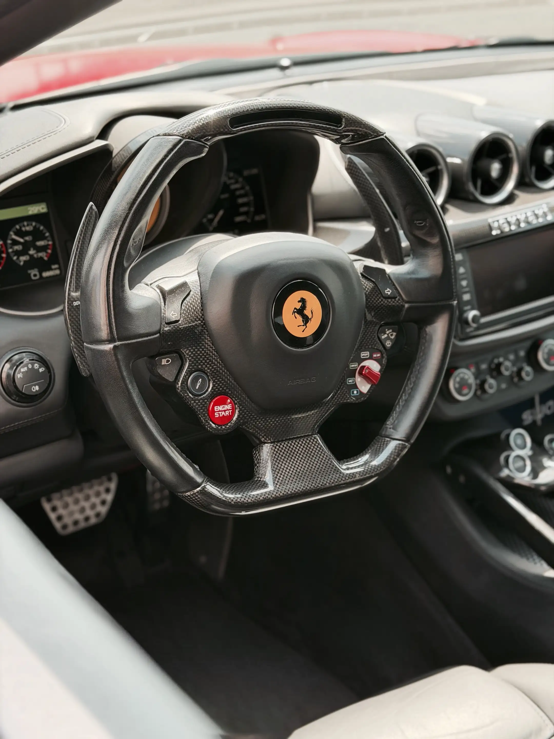 Ferrari FF 6.3 V12 — photo 7