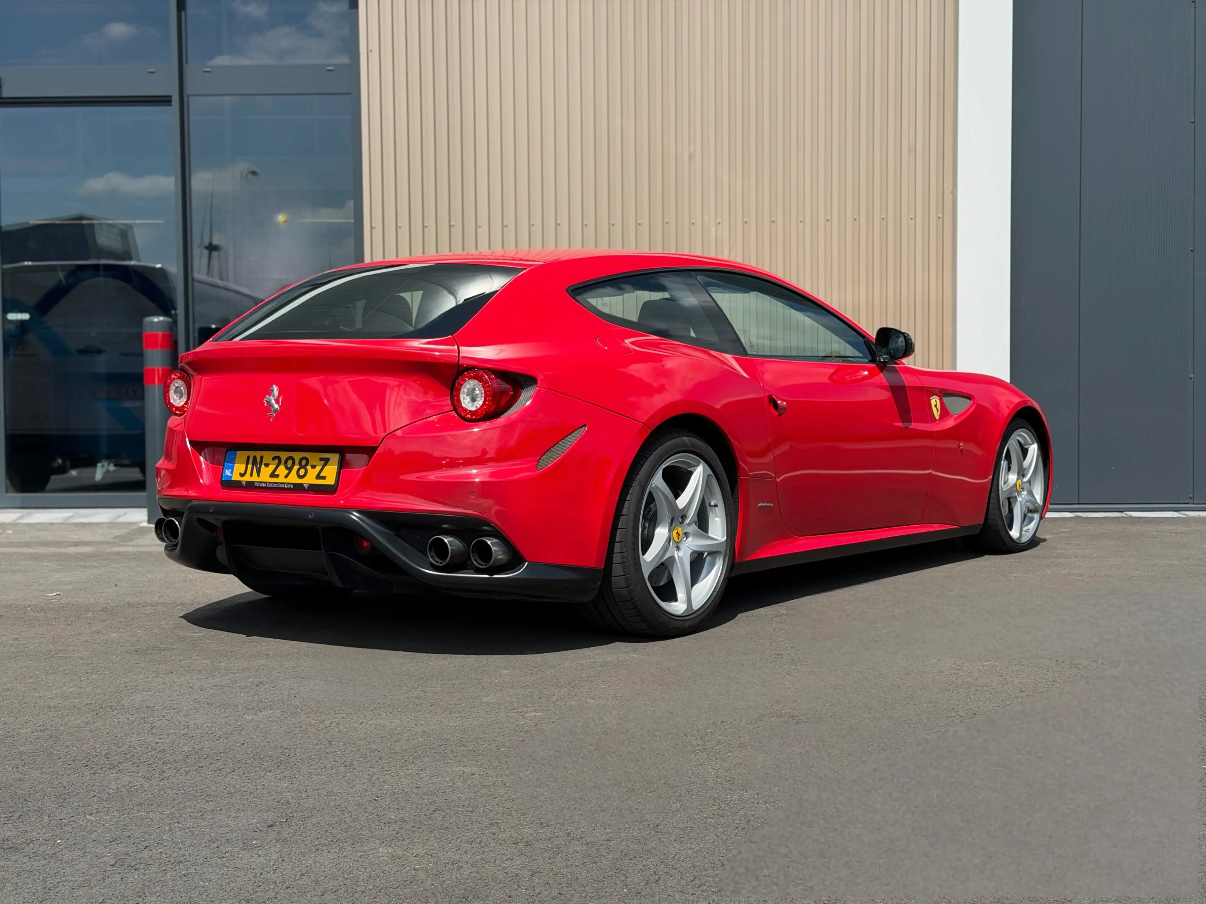 Ferrari FF 6.3 V12 — photo 5