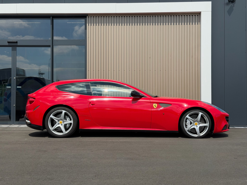 Ferrari FF 6.3 V12 — photo 3