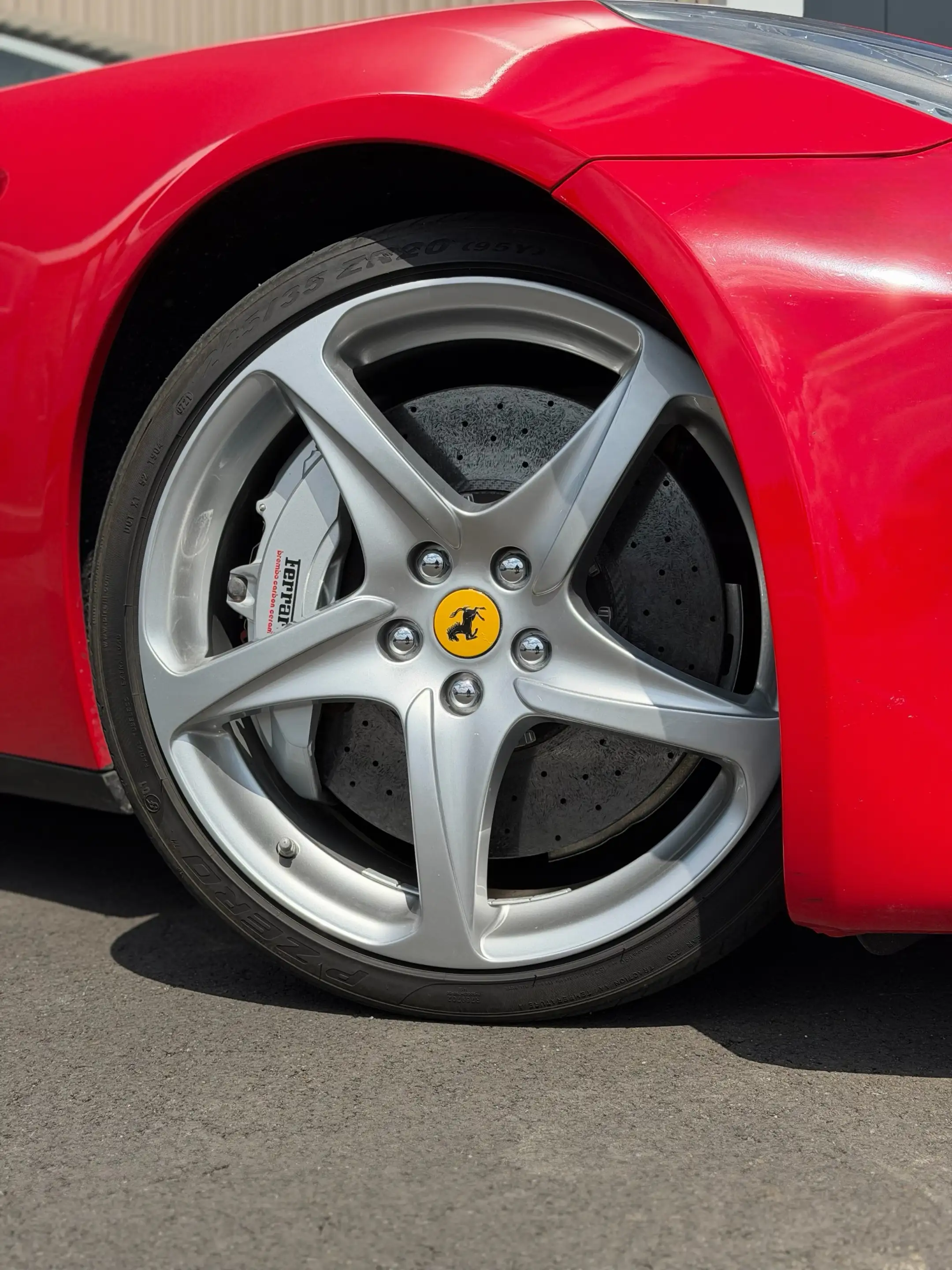 Ferrari FF 6.3 V12 — photo 6