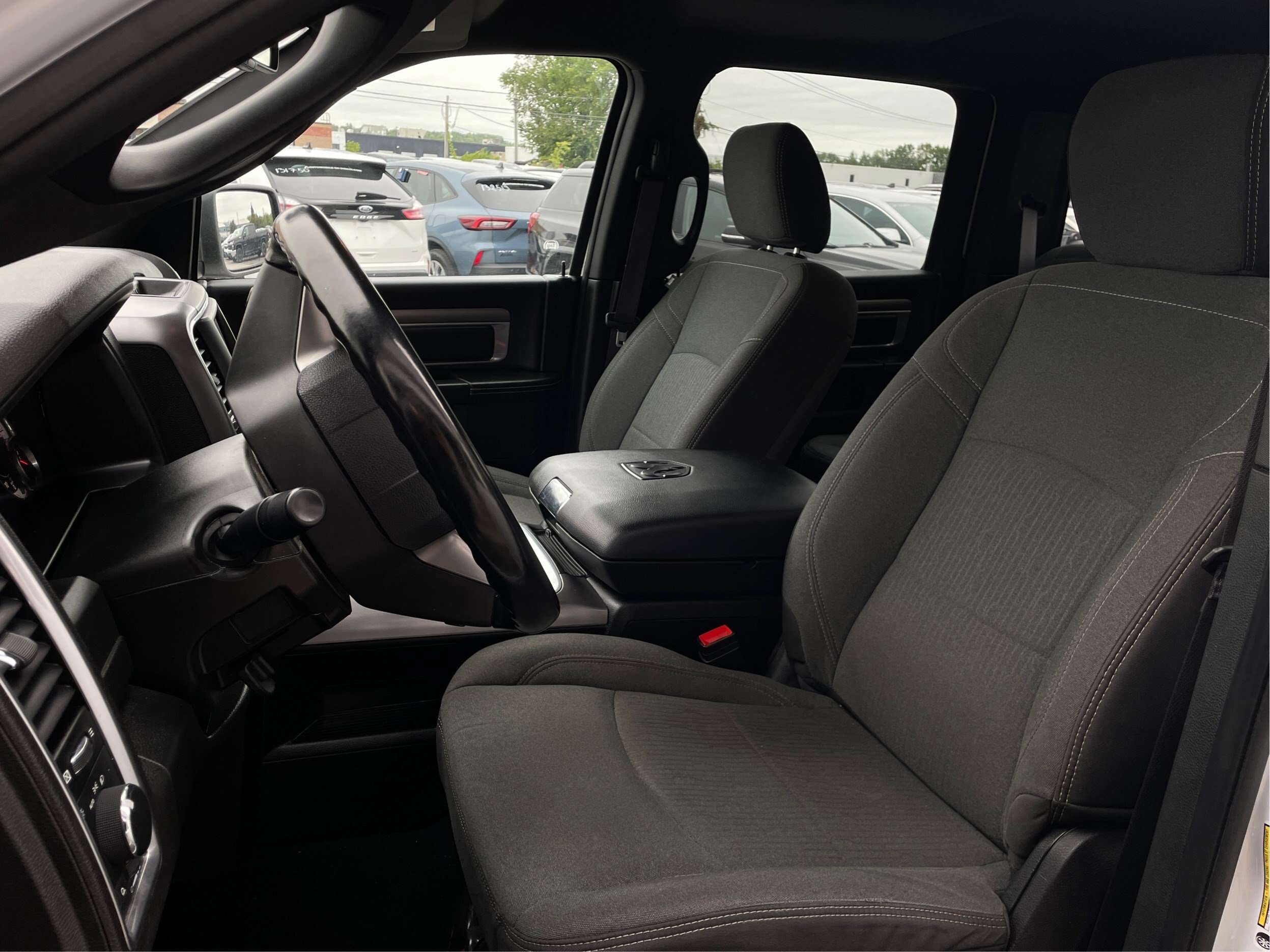 2021 RAM 1500 Warlock Crew Cab 4x4 3.6L Sièges Chauffants — снимка 1