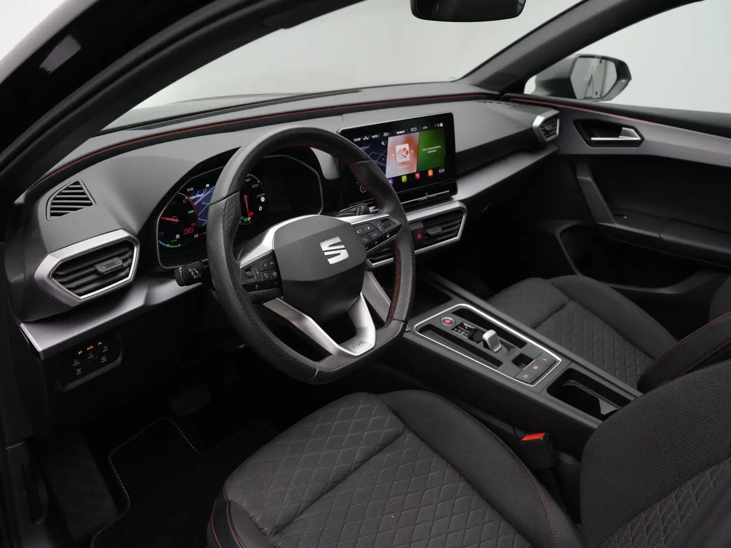 SEAT Leon 1.4 TSI eHybrid 204 pk DSG PHEV FR Business Intens Zwart - 2