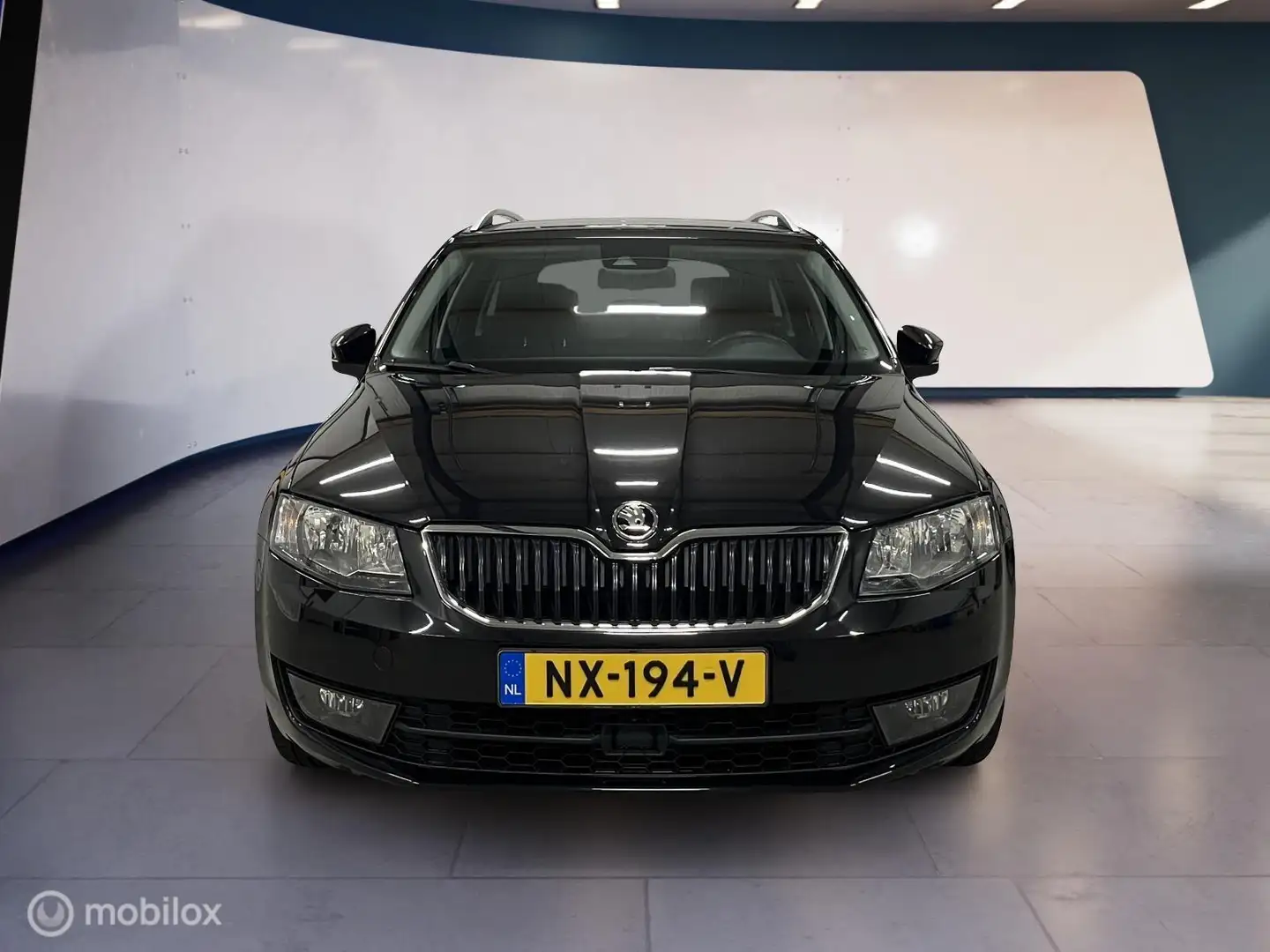 Skoda Octavia Combi 1.0 TSI ✓Stoelver.✓Cruise✓Dealer onder. Zwart - 2