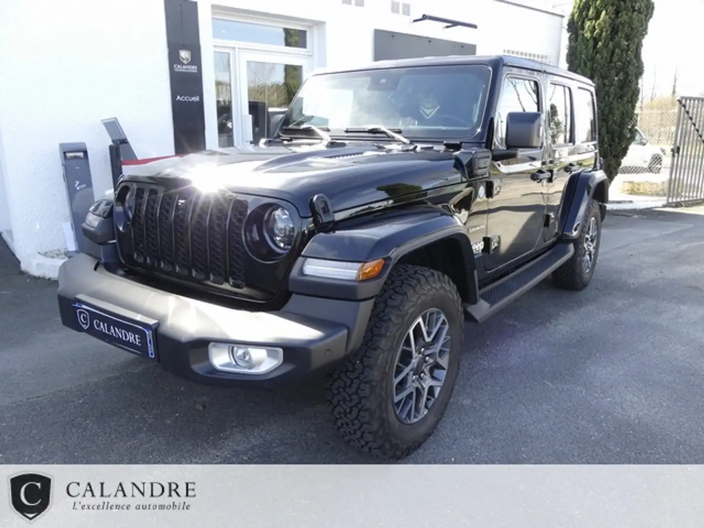 Jeep Wrangler UNLIMITED 4XE 2.0 L T 380 CH PHEV 4X4 SAHARA Noir - 1