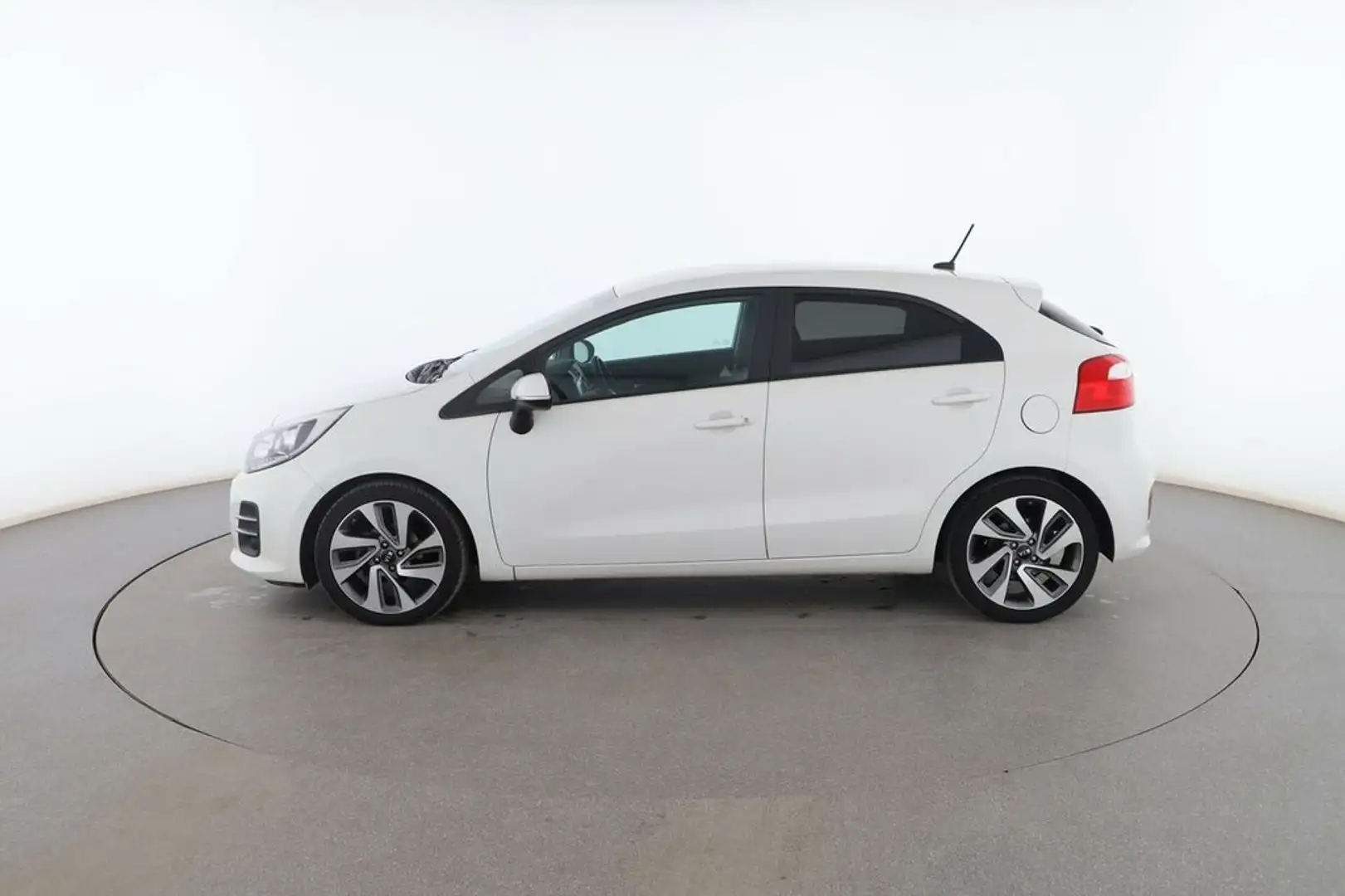 Kia Rio 1.2 CVVT 84CV xTech EcoDynamics Blanco - 2