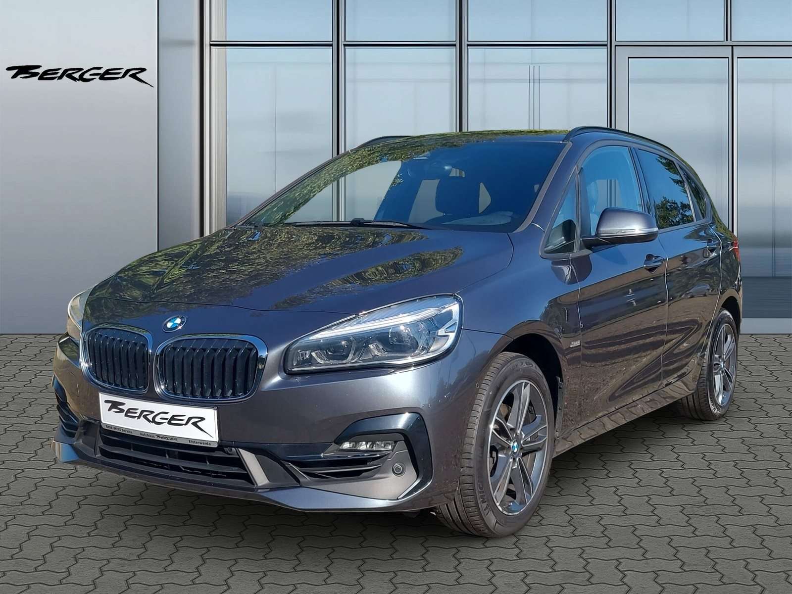 BMW 218