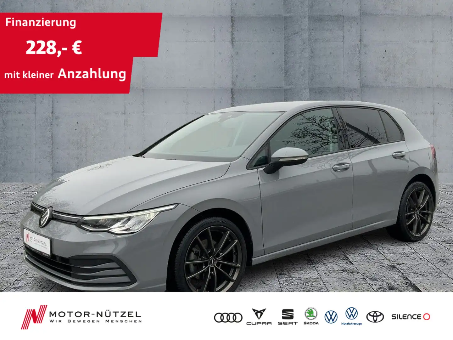 Volkswagen Golf VIII 1.5 eTSI DSG LIFE LED+ACC+NAV+SHZ+DAB Grau - 1