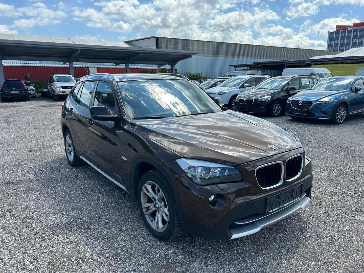 BMW X1 18 d xDrive Braun - 2