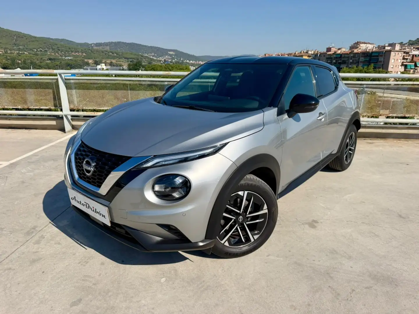 Nissan Juke 1.0 DIG-T N-Connecta 4x2 DCT 7 114 Gris - 2