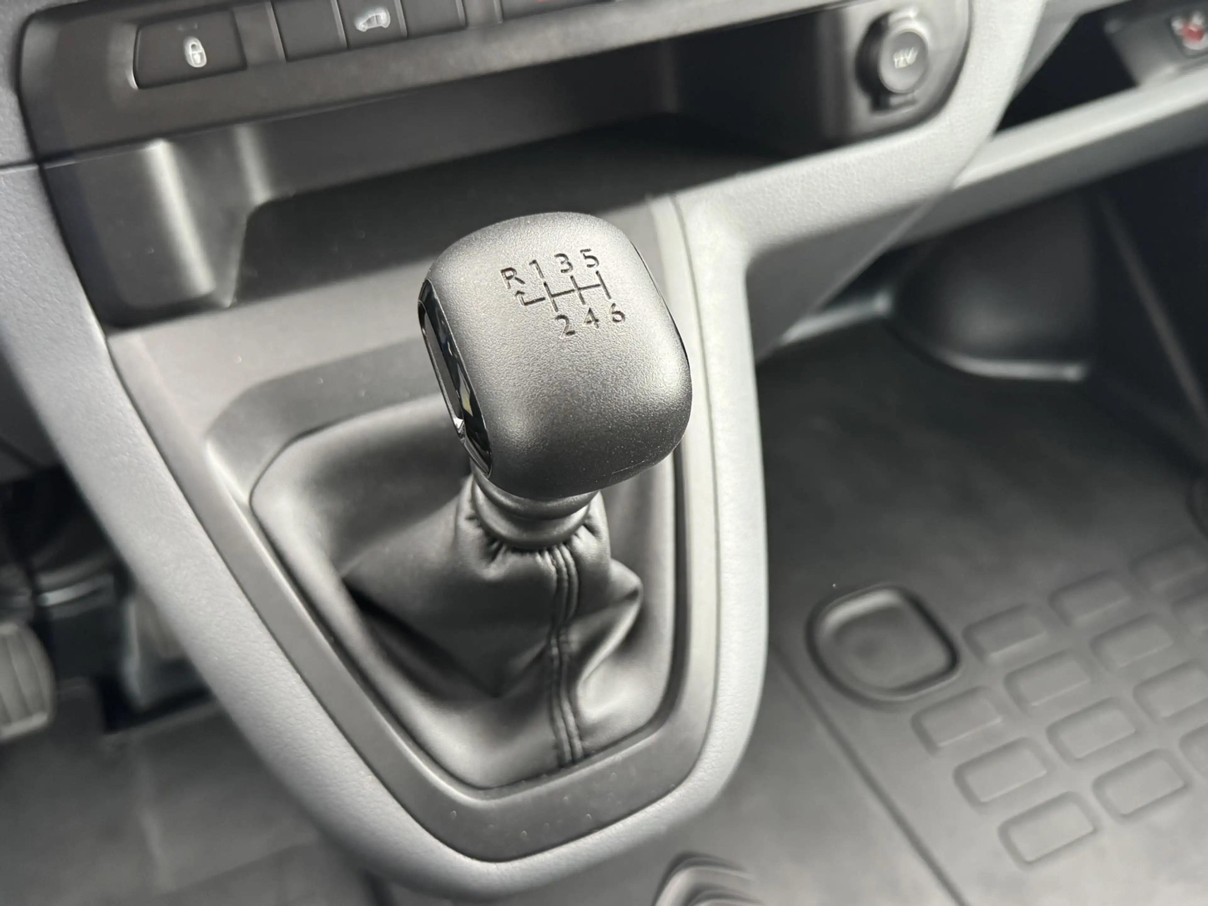 Citroen Jumpy 2.0 BlueHDI 120 M Club Trekhaak Navigatie Airco Ca — photo 37