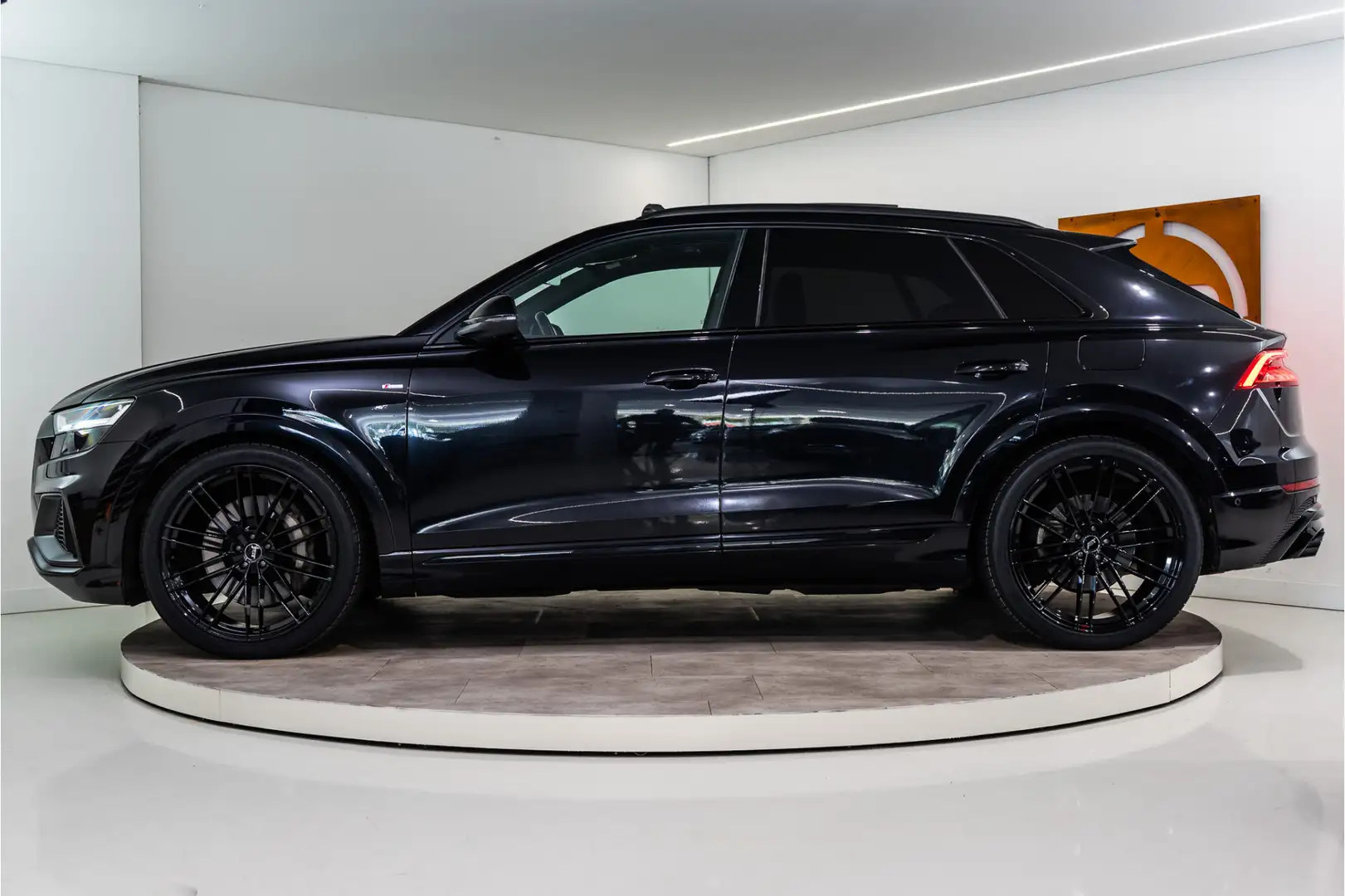 Audi Q8 55 TFSI e Quattro Pro Line 2x S-Line 381PK | NL AU Noir - 2