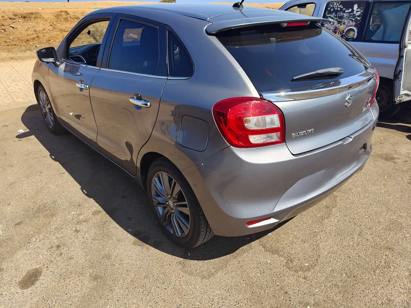 Suzuki Baleno Baleno 1.0 Boosterjet Auto Pack Gris - 2