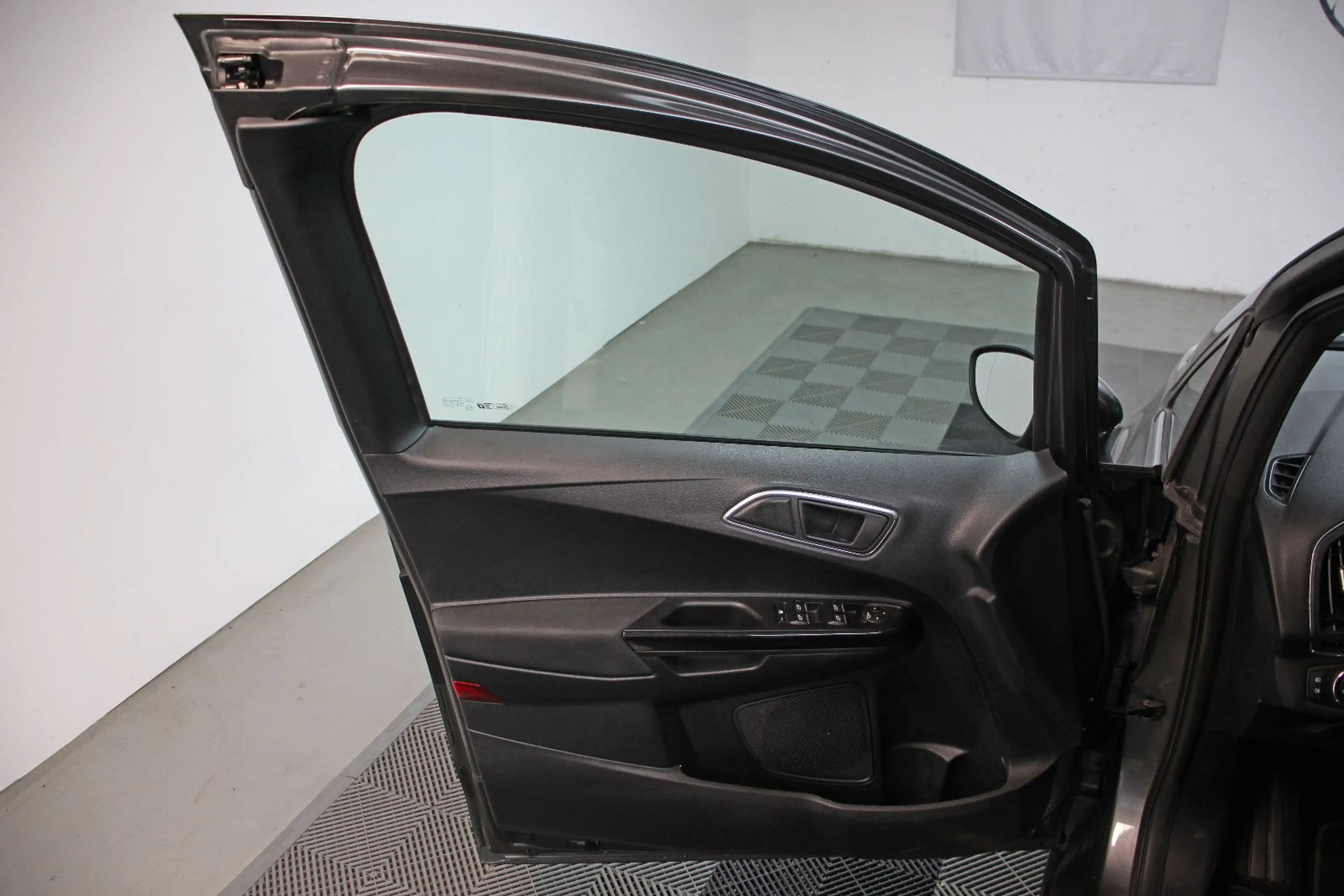 Ford B-Max 1.6 Titanium Aut. NAVI KLIMA 2HAND S.HEFT — photo 9