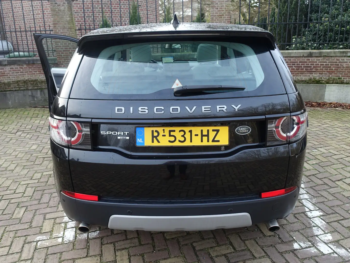 Land Rover Discovery Sport HSE Zwart - 2